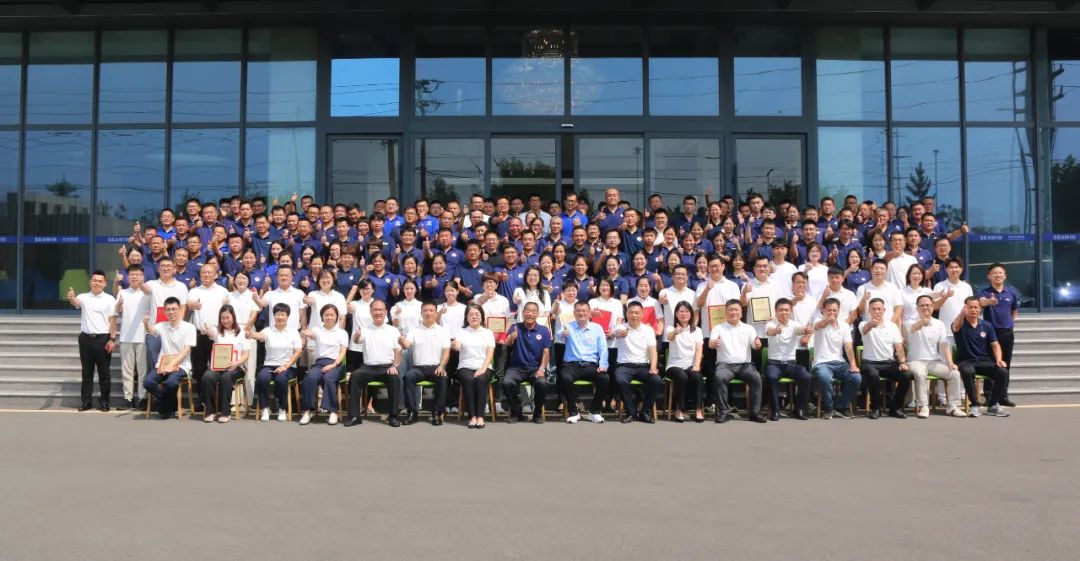 青岛388vip太阳集团集团成立二十五周年表彰大会隆重举行